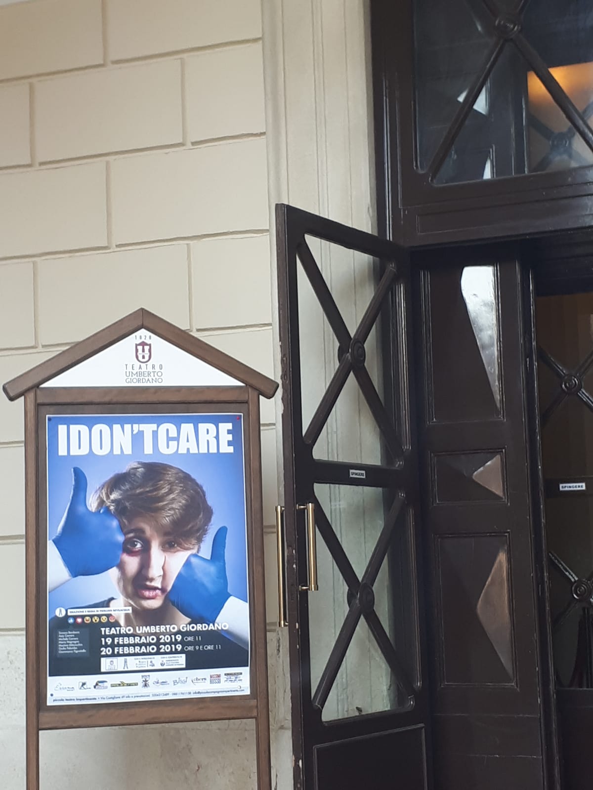 Spettacolo  teatrale  in  lingua  inglese ” I don’t care “